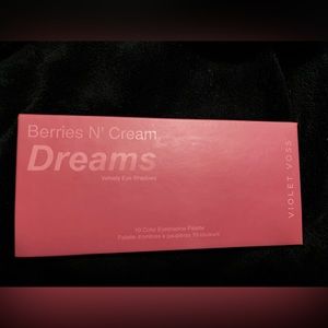 ✨Violet Voss Berries ‘N Cream Palette✨